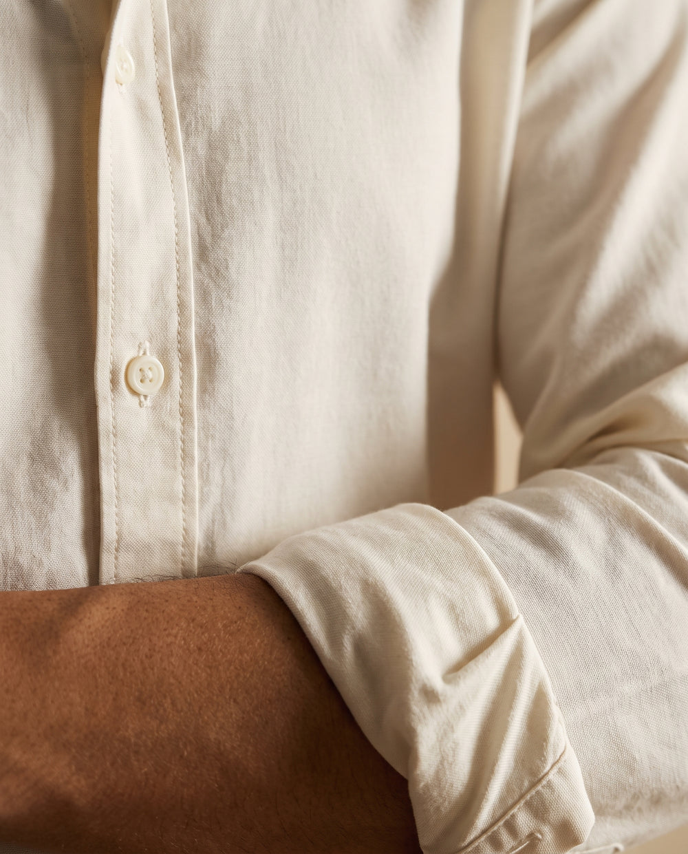 Camisa oversize de lino hombre — corte relajado — 5
